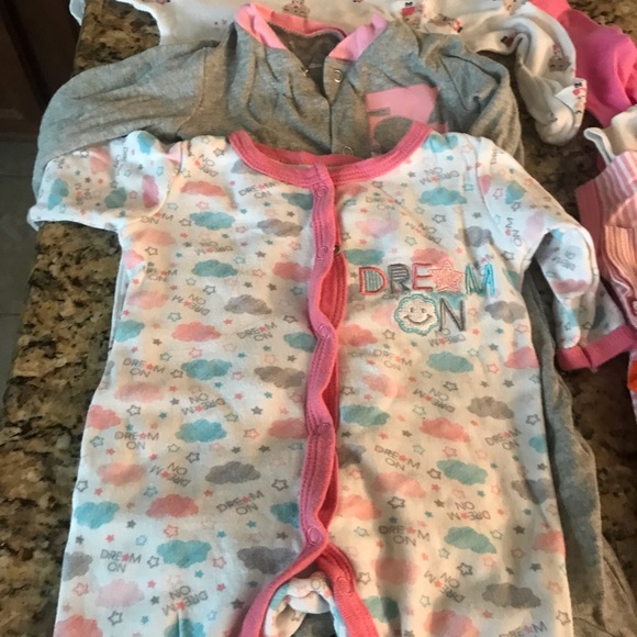 Bundle of 0-3 month girls items.. - Picture 7 of 7